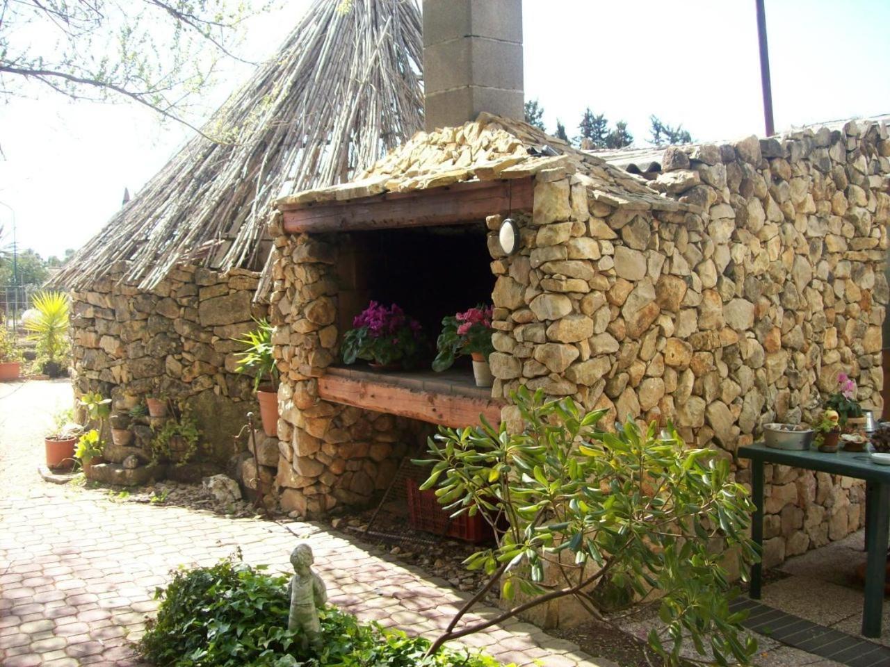 B&B Domo De Pedra Tottubella Exterior photo